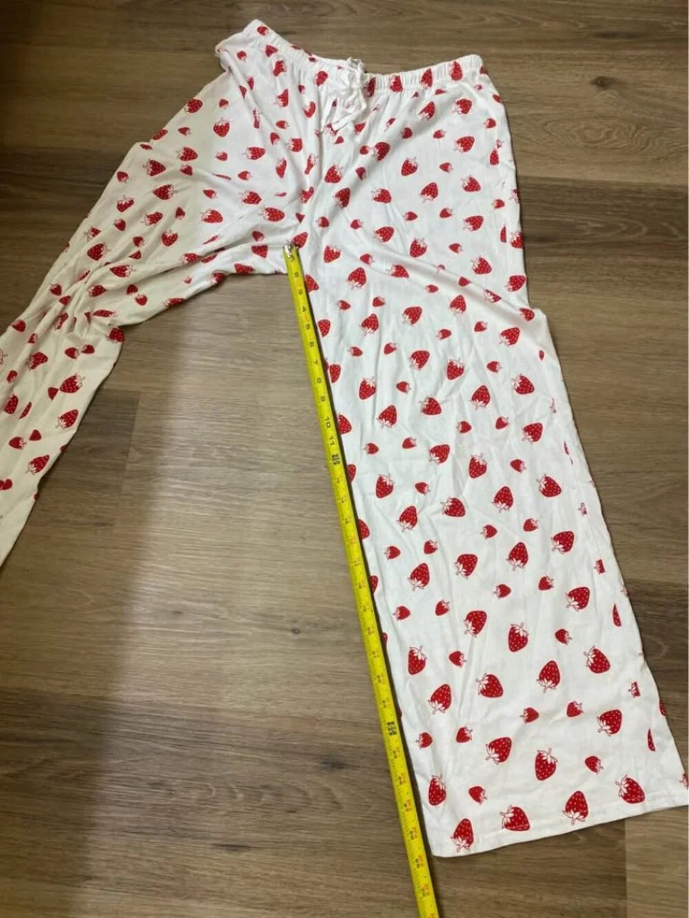 Forever 21 Women’s Strawberry Print Pajama Pants Size Medium 100% Cotton